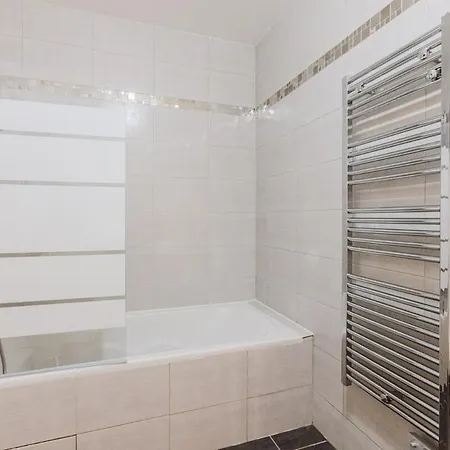 Beautiful 4p With Garden - 16th Apartment