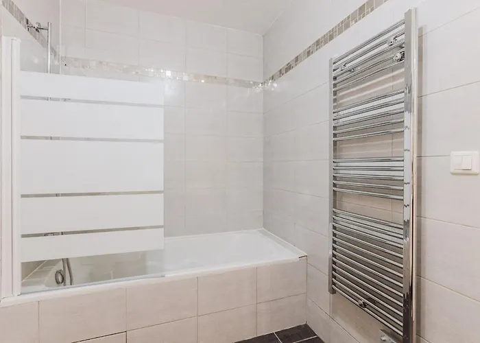 Beautiful 4p With Garden - 16th Apartment